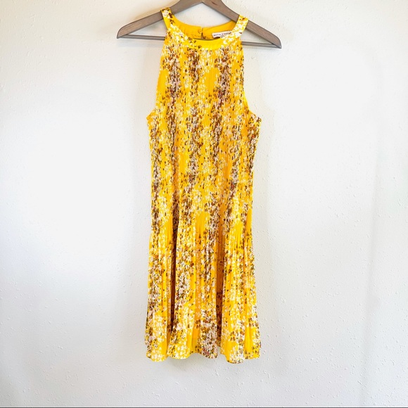 Maison d’ Amelie Paris Pleated Floral Yellow Midi Dress Size Large NWT - Picture 1 of 10